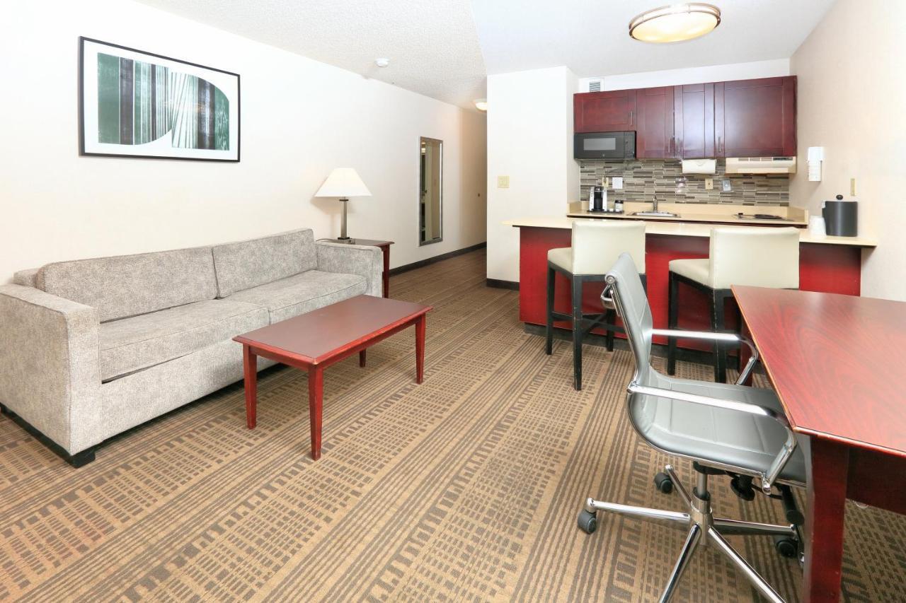 Holiday Inn & Suites Santa Maria By Ihg Exterior foto